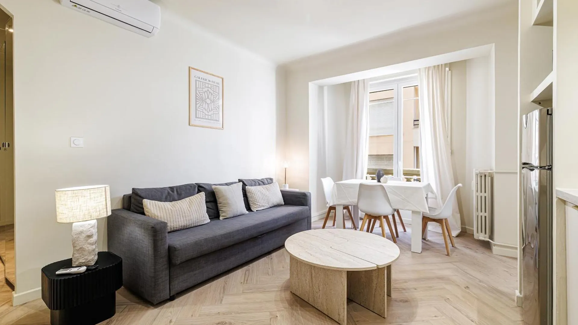 Cannes Banana Apartment
