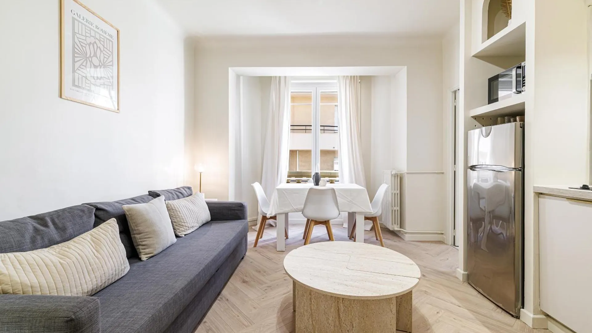 Cannes Banana Apartment